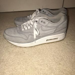 Men’s Nike Sneakers